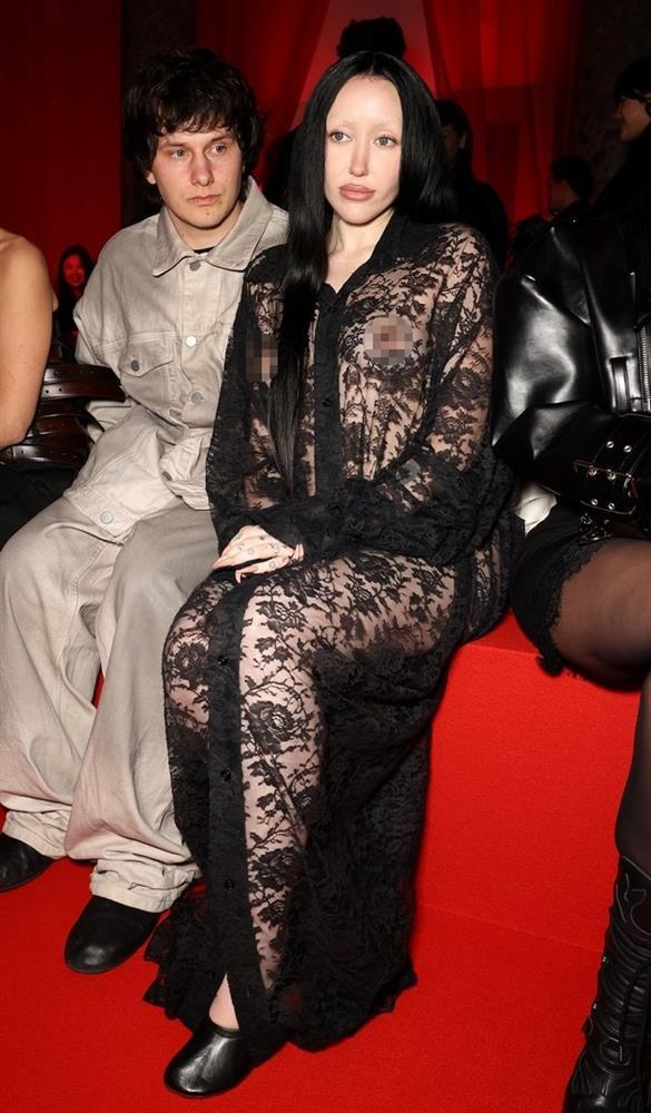 Em gái Miley Cyrus giữa ồn ào từ mặt mẹ-2