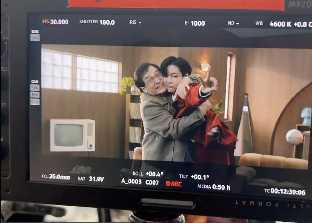 Thành Long gây xôn xao khi xuất hiện bên nam thần đẹp nhất thế giới-6