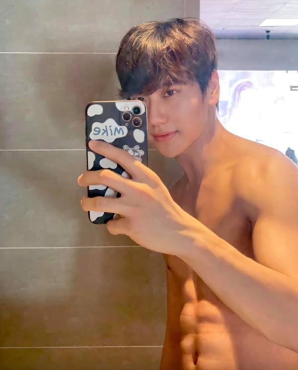 Chân dung bạn trai tin đồn Hương Giang: Ngoại hình được khen lãng tử, hoạt động nghệ thuật năng nổ-5