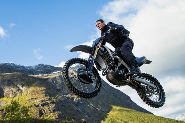 Diễn viên gây sốc khi đóng phim bằng cả tính mạng-6