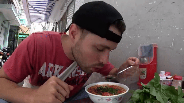 Khách Tây trầm trồ phiên bản cực lạ của món bún bình dân, nhiều người Việt chưa chắc đã nghe tên-4