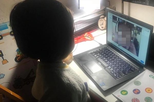 Nữ sinh mang trái tim đói đi dâng hiến qua mạng, mang bầu sớm-2