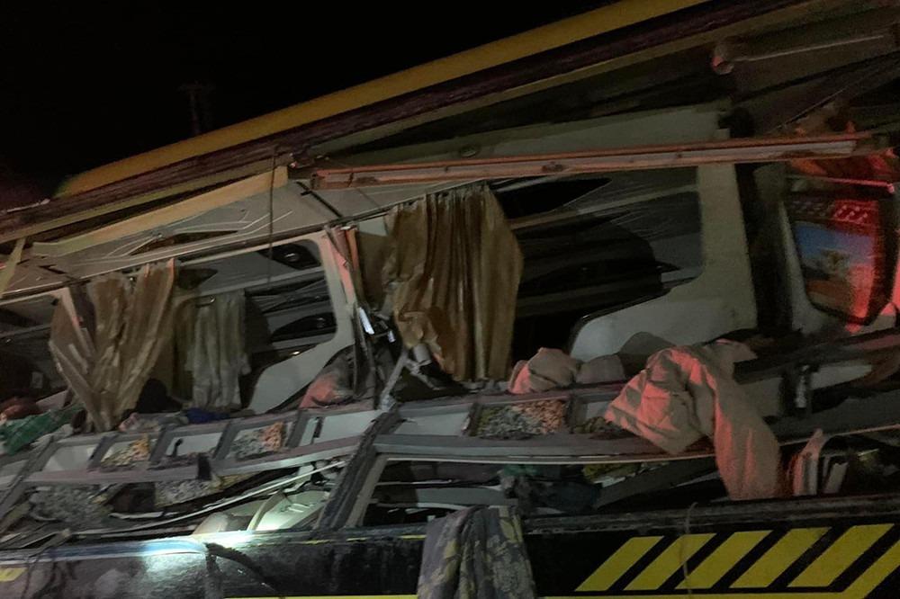 Ô tô khách va chạm với xe container trên quốc lộ 2, 5 người tử vong tại chỗ-3
