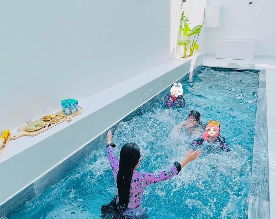 Thủy Tiên hiếm hoi cho ái nữ lên sóng, thừa nhận bản thân chỉ đẻ thuê cho chồng vì điều này!-2