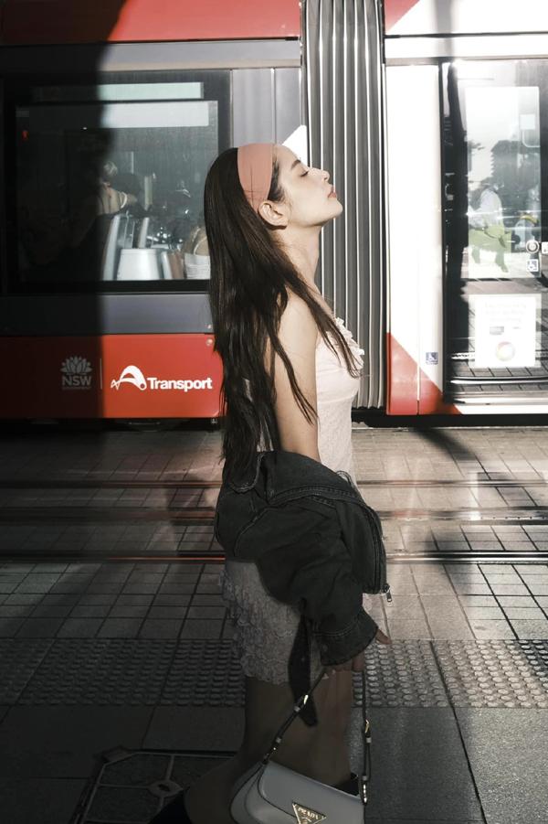 Sắc vóc nuột nà sau Tết của Chi Pu đẹp ngỡ ngàng khiến fan tò mò tuyệt chiêu giữ dáng-3