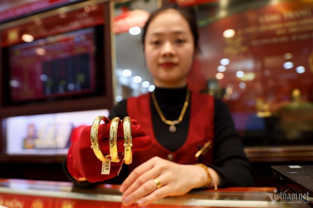 Giá vàng liên tục nhảy múa, dự báo bất ngờ từ chuyên gia-1