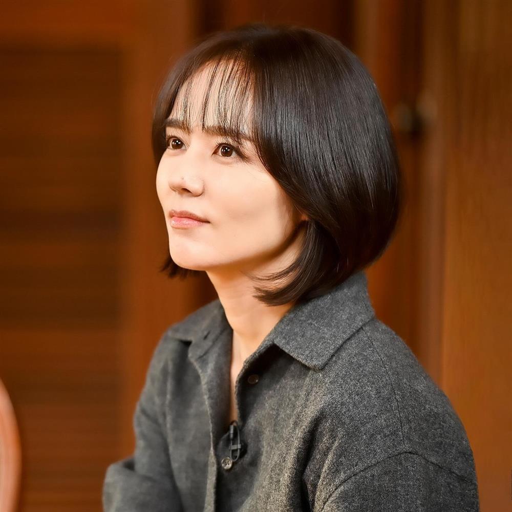 5 kiểu tóc ngắn thanh lịch dành cho phụ nữ trên 40 tuổi-2