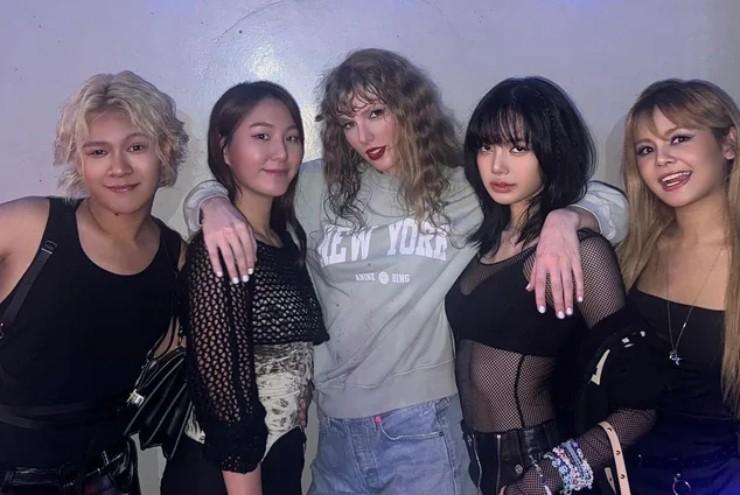 Người đẹp, hoa hậu Việt, gái xinh châu Á lên đồ quyến rũ đi concert Taylor Swift-4