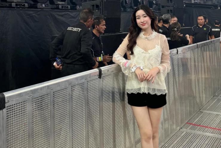 Người đẹp, hoa hậu Việt, gái xinh châu Á lên đồ quyến rũ đi concert Taylor Swift-5