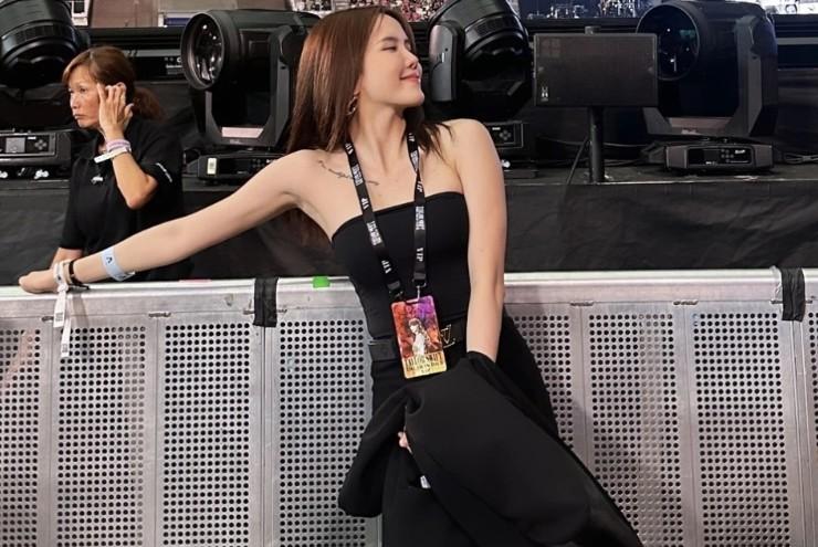 Người đẹp, hoa hậu Việt, gái xinh châu Á lên đồ quyến rũ đi concert Taylor Swift-6