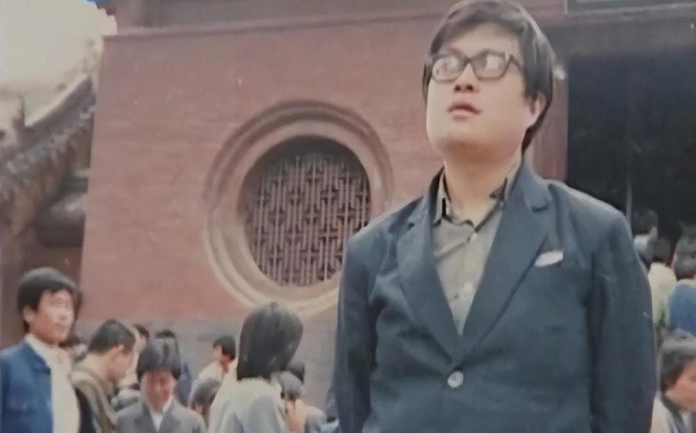 Cô bé phát hiện người bán cá giống bố mình, sự thật bất ngờ được hé lộ-2