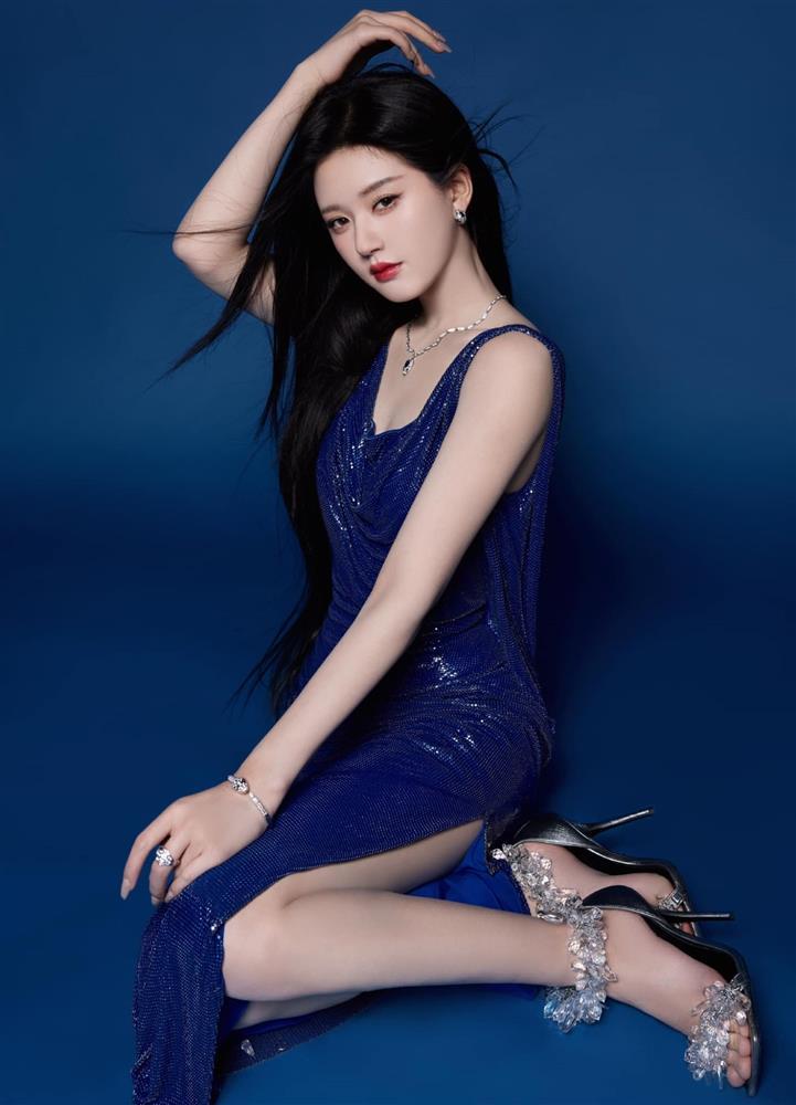 Triệu Lộ Tư bất ngờ làm một việc khiến các đàn chị tiểu hoa phải dè chừng?-2