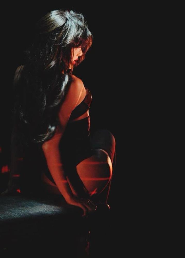 Người đẹp đọ dáng Taylor Swift gây sốt mạng xã hội, mê mặc kiệm vải đến độ tranh cãi-6