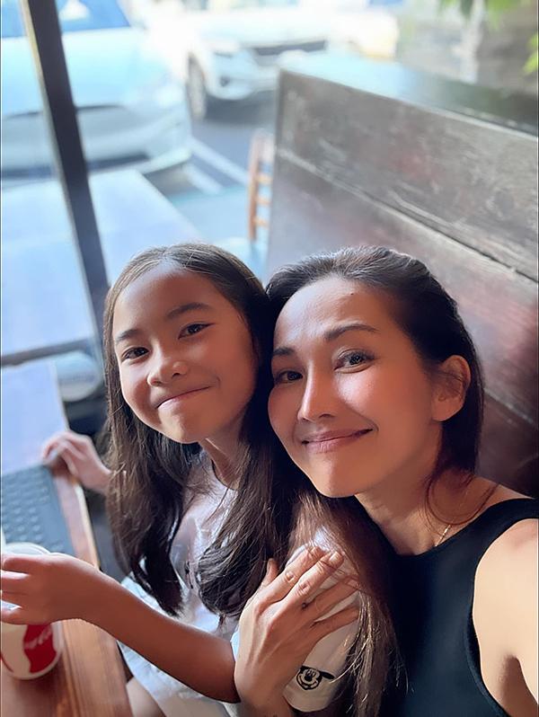 Đời thực mỹ nhân Việt theo chồng định cư ở nước ngoài: Kim Hiền trẻ đẹp bên cuộc hôn nhân thứ 2-6