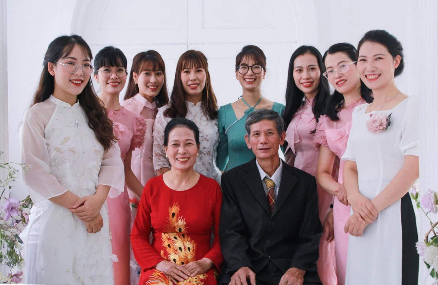 Người đàn ông Hà Nội là con trưởng, sinh 8 con gái: Tôi sướng hơn khối người-1