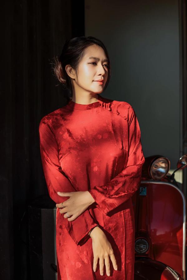 Đi từ thiện, vợ Lý Hải gây chú ý bởi vóc dáng gầy đẹp, bí quyết nằm ở 1 thói quen ăn uống-6