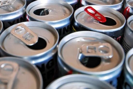 Rộ tin nam thanh niên tử vong sau khi uống lon nước tăng lực: Bác sĩ nói gì?