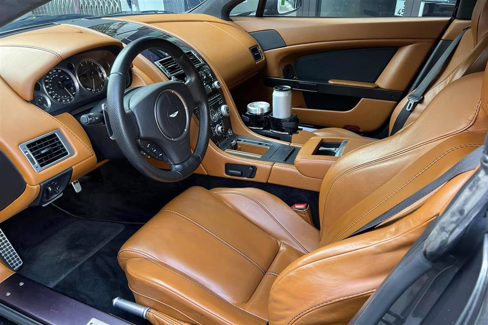 Ông Đặng Lê Nguyên Vũ bất ngờ tậu Aston Martin Vantage mui trần hàng hiếm-3