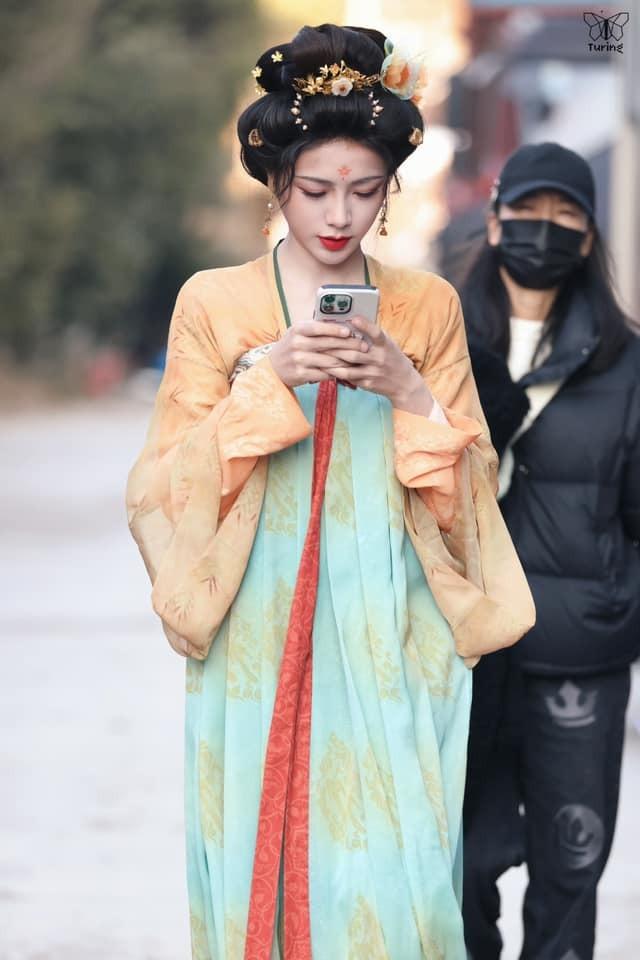 Nữ phụ đẹp lấn lướt Triệu Lộ Tư: Từng được mệnh danh là hắc mã nổi tiếng sau một đêm-4