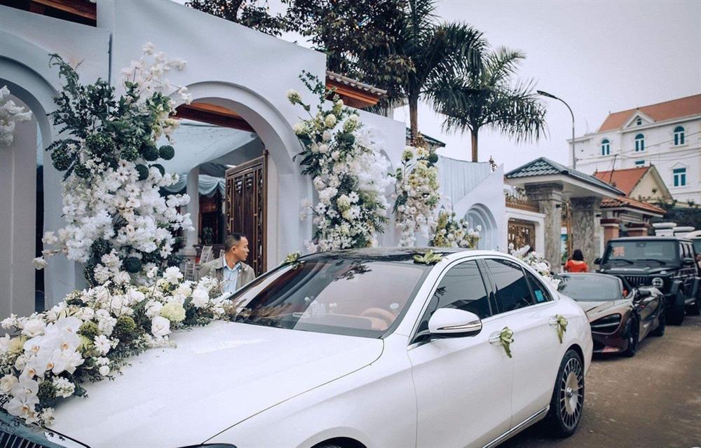 Đám cưới toàn vàng và siêu xe: Yêu nhau 8 năm, từng bị phản đối-2