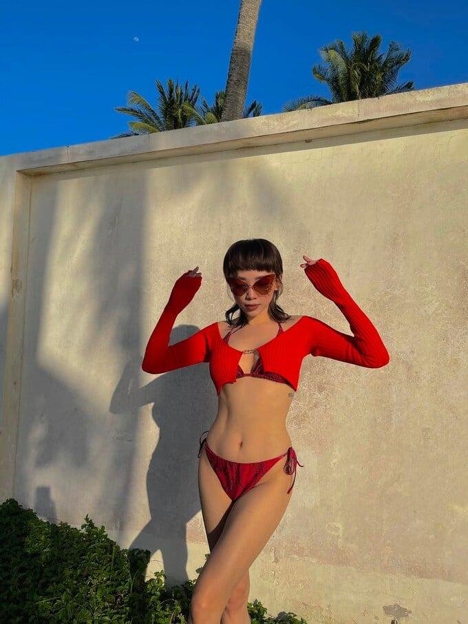 Mỹ nhân Việt chịu khó lăng xê triệt để áo một cúc quyến rũ-1