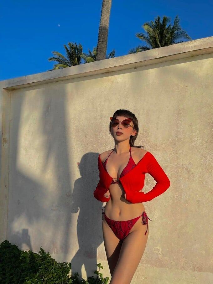 Mỹ nhân Việt chịu khó lăng xê triệt để áo một cúc quyến rũ-2