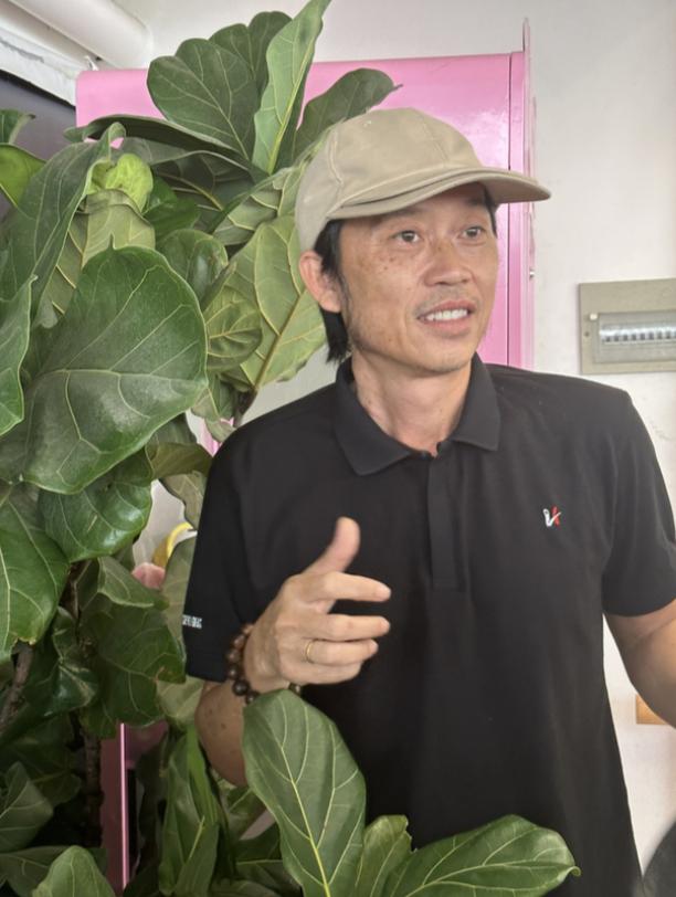 Danh hài Hoài Linh hậu lùm xùm từ thiện: Sống kín tiếng ở tuổi 55, học bồi dưỡng nghề đạo diễn sân khấu-2