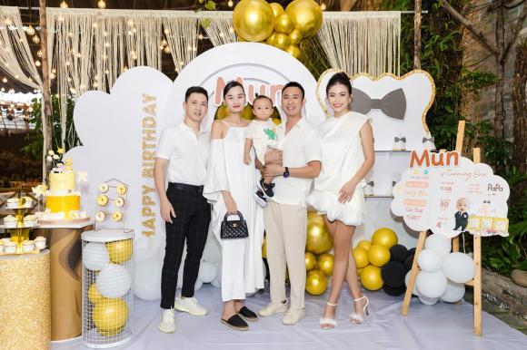 Á hậu Mâu Thủy xả kho loạt ảnh tiệc thôi nôi của quý tử đầu lòng, vóc dáng mẹ bỉm khiến hội chị em ao ước-2