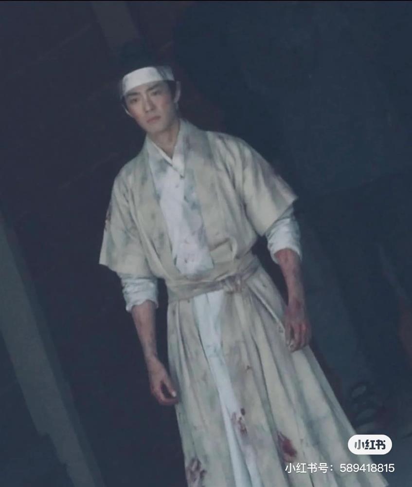 Tiêu Chiến bị chụp lén, nhan sắc đỉnh cỡ nào mà người qua đường cũng xuýt xoa?-1