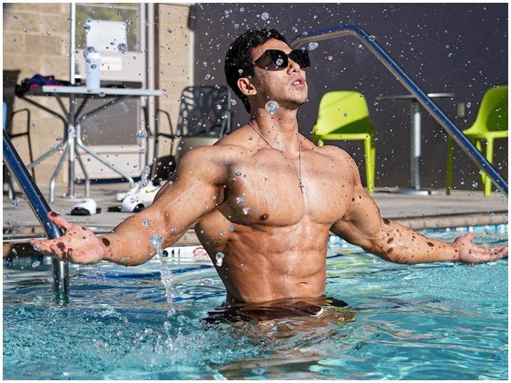 Nam thần thể hình có tỷ lệ mỡ cực thấp, bạn gái như tiểu bạch thỏ thu hút MXH-5