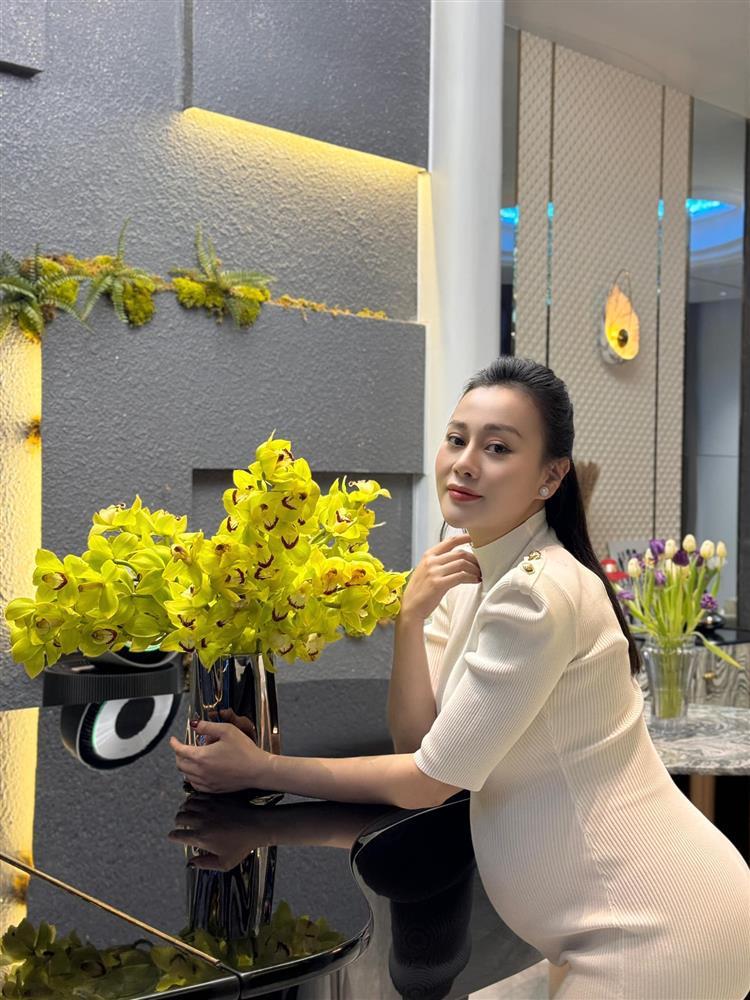 Quỳnh Búp Bê nặng 70kg vẫn tự tin khoe vẻ đẹp hấp dẫn, Shark Bình ngày càng mê-4