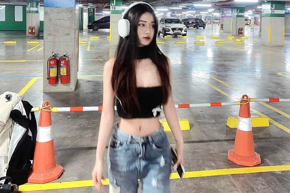 Bạn gái cầu thủ Nguyễn Văn Trường có vẻ ngoài nóng bỏng, cuộc sống xa hoa-3