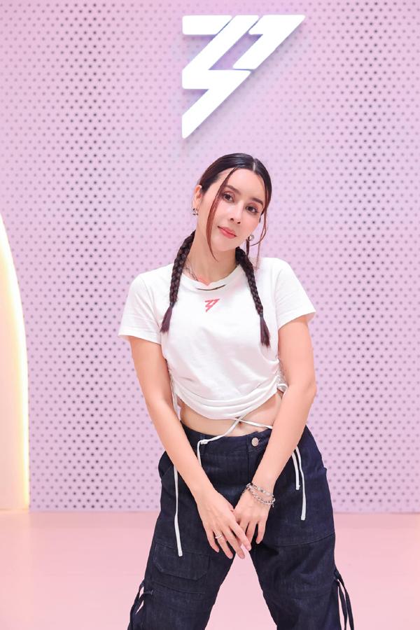 Lưu Hương Giang khoe vai trần hờ hững sau Tết giữa tin đồn tái hợp cùng Hồ Hoài Anh trong gameshow-7