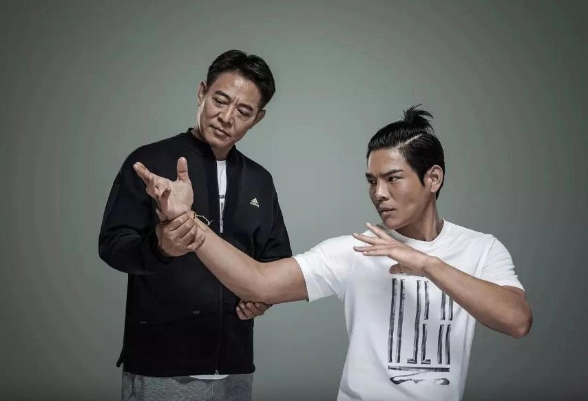 Con trai trùm giải trí Hong Kong Hướng Tả thừa nhận bản thân vô dụng, nhưng vẫn được ưu ái vì điều này-2