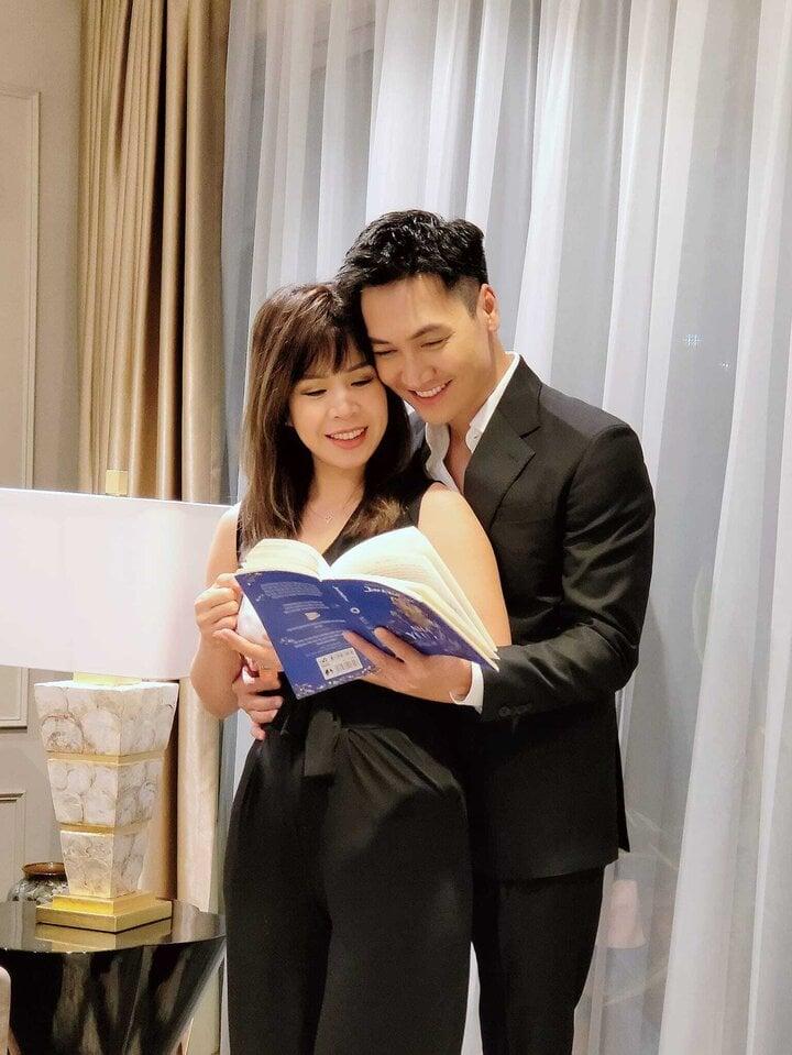 Phản ứng bất ngờ của bà xã Mạnh Trường khi xem chồng tình tứ cầu hôn bạn diễn-2