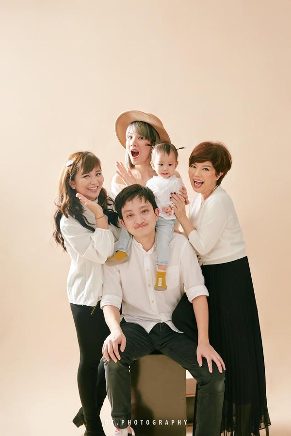 Con gái NSND Ngọc Huyền: Trải qua biến cố khó khăn, mẹ vẫn lạc quan, yêu đời, trẻ trung đến lạ-4