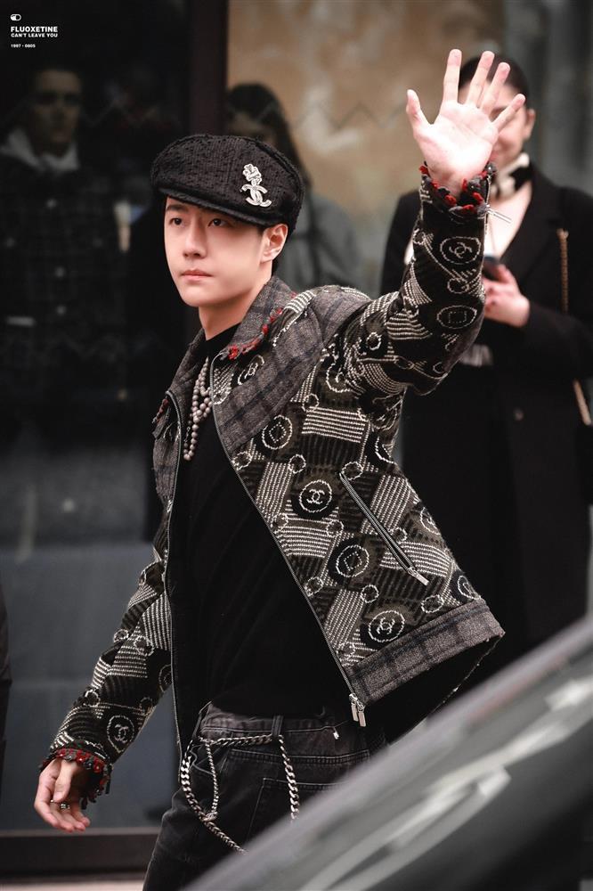 Bắt khoảnh khắc Vương Nhất Bác và Jennie (Blackpink) chung khung hình trên thảm đỏ, netizen xuýt xoa trai tài gái sắc là đây-1