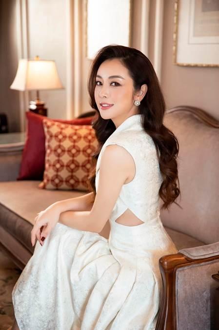 Hoa hậu đông con nhất nhì showbiz Việt: U40 vẫn đẹp nõn nà, cuộc sống viên mãn, sang chảnh-2