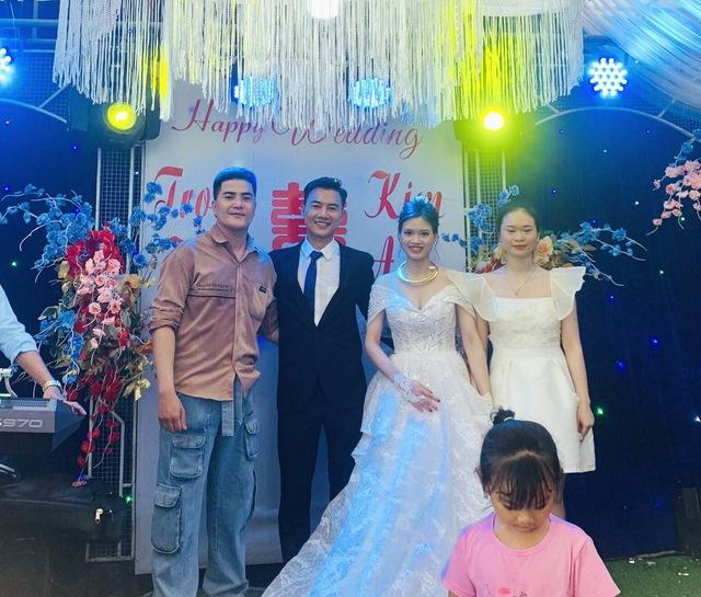 Nghệ An: Anh em ruột cưới, dạm ngõ cùng ngày, hai cô vợ cũng sinh con cùng ngày-4