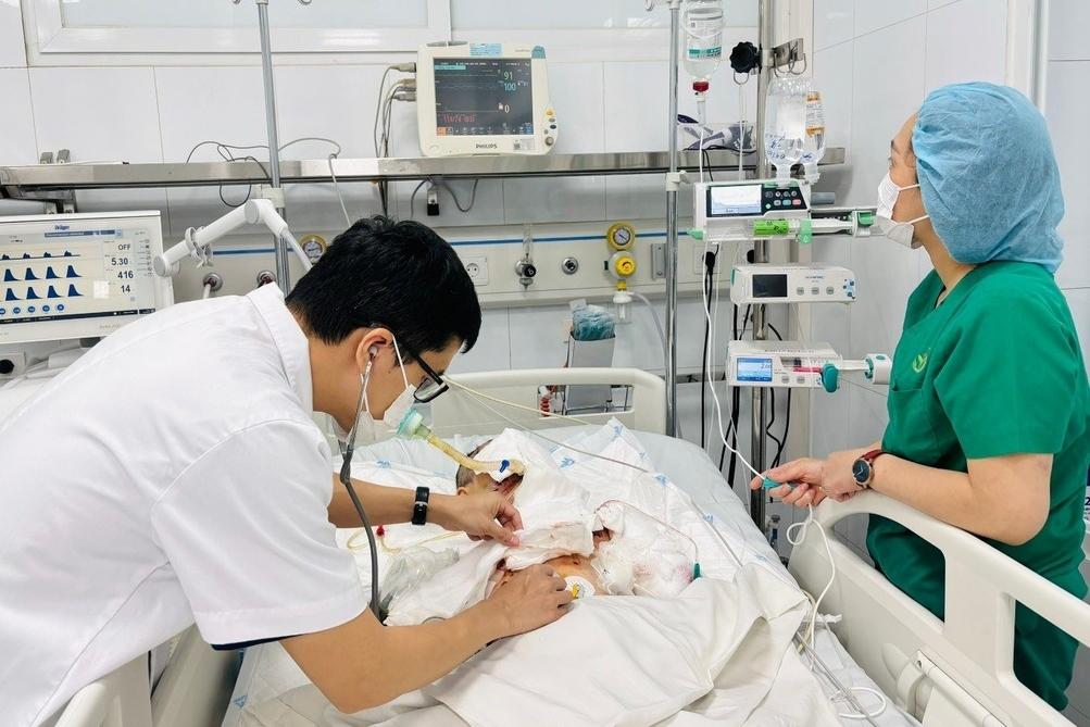 Bé trai bị tai nạn nổ laptop khi đang học bài đã tử vong-2