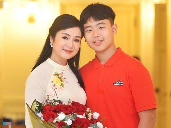 Nữ NSND được ví là khuôn vàng thước ngọc của điện ảnh Việt, nhan sắc bị thời gian bỏ quên ở tuổi U60-15