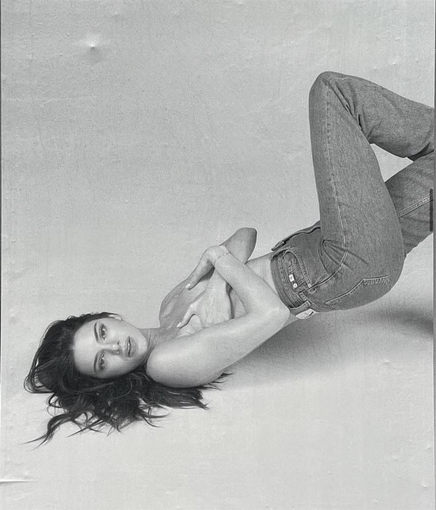 Ảnh thời trang bị cho là gợi dục bất ngờ được gỡ bỏ lệnh cấm-2