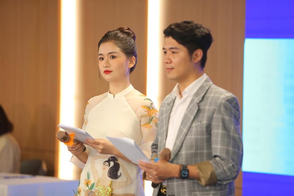 3 nữ sinh Ngoại giao từng có cơ hội gặp mặt nguyên thủ quốc gia giờ ra sao?-9