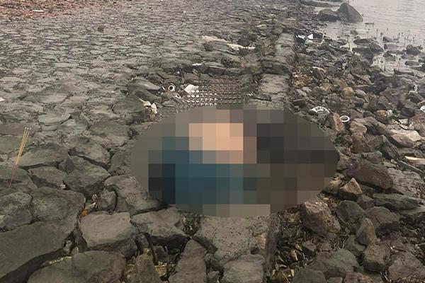 Đình chỉ công tác cô giáo vịn tay khiến bé 3 tuổi bầm cơ thể-2