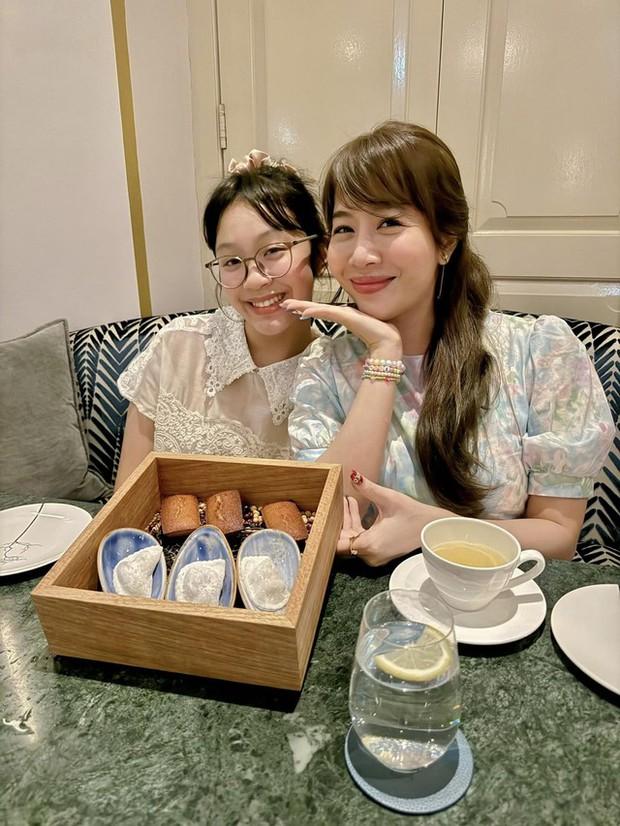 MC VTV hộ tống con gái 12 tuổi sang Singapore hiện thực hóa ước mơ: Sở hữu cặp vé VIP quyền lực, check-in khách sạn 5 sao nức tiếng-5