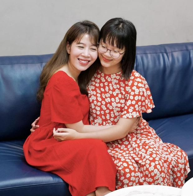 MC VTV hộ tống con gái 12 tuổi sang Singapore hiện thực hóa ước mơ: Sở hữu cặp vé VIP quyền lực, check-in khách sạn 5 sao nức tiếng-1