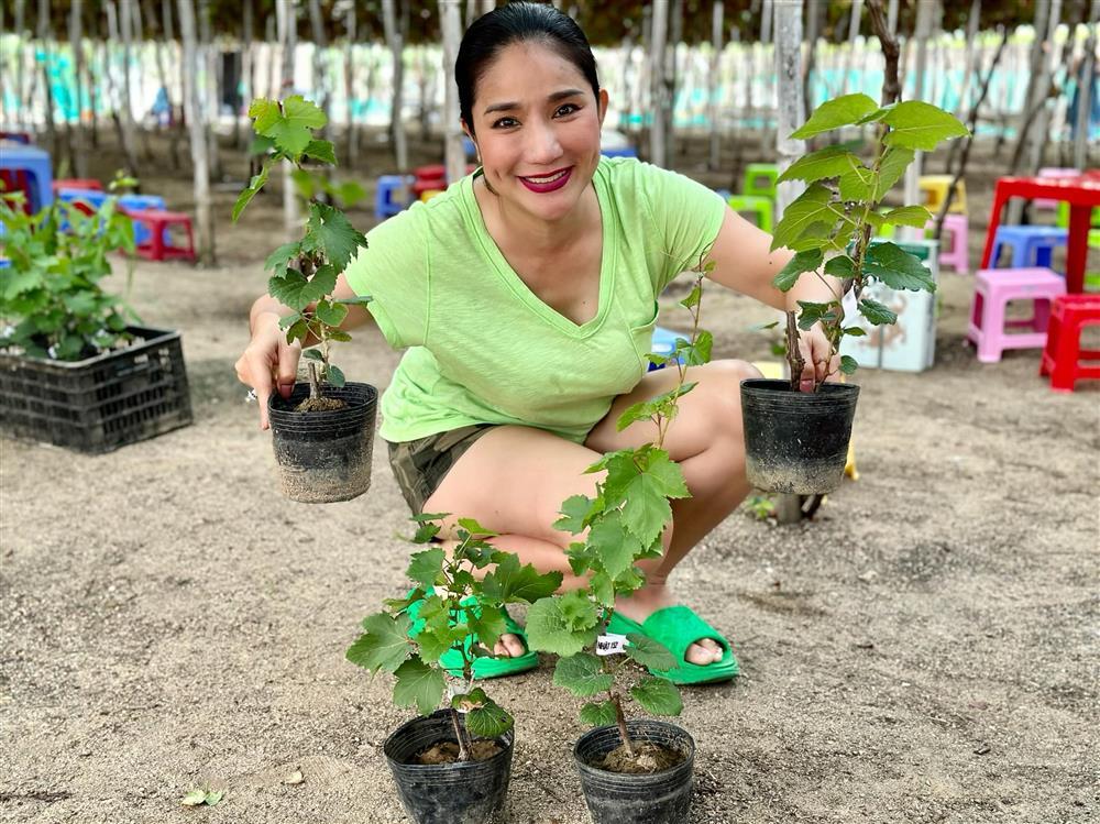 Bị chê ăn mặc phản cảm, MC Cát Tường nói gì?-6