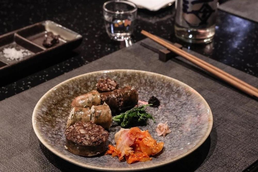 Lòng lợn xuất hiện trong thực đơn nhà hàng siêu sang-1