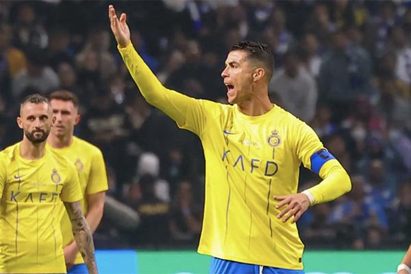 C.Ronaldo chết chìm vì nỗi ám ảnh Lionel Messi-3