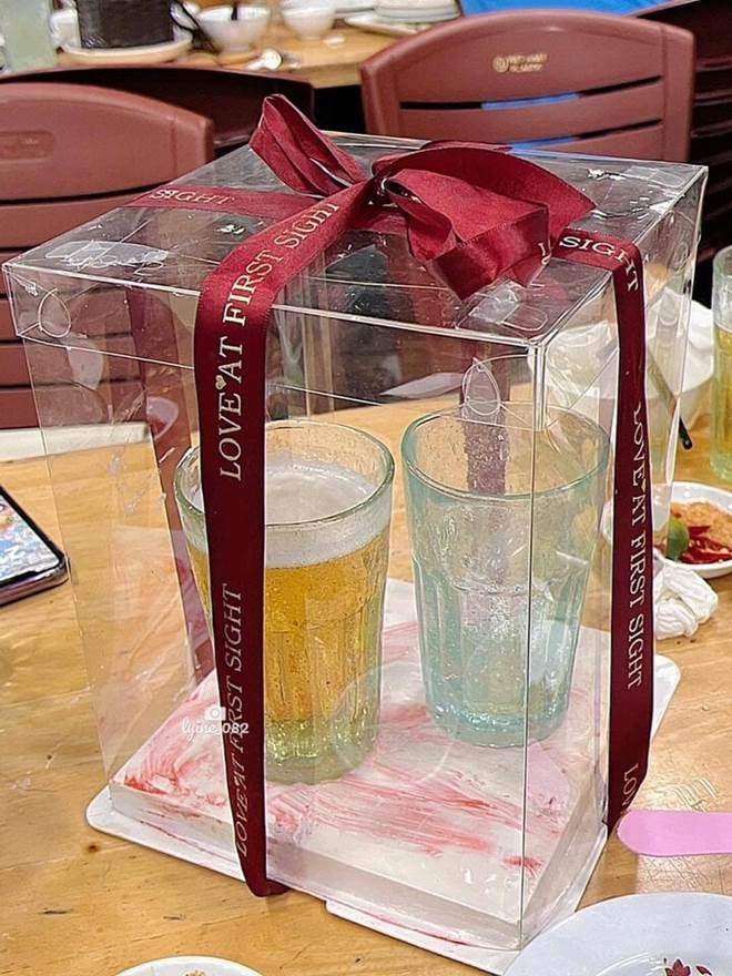 Bật cười với những món quà 8/3 không giống ai được chị em khoe trên mạng-5